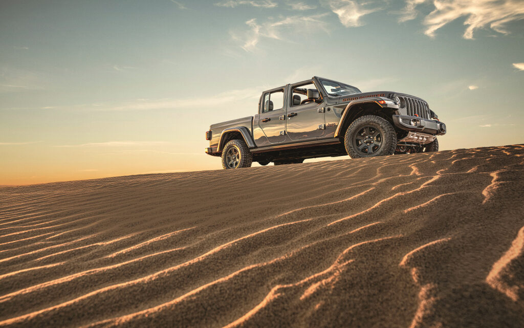 Jeep Gladiator na pustyni
